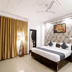 **** Hotel Near Delhi Airport India